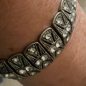 Pretty jewelled bracelet